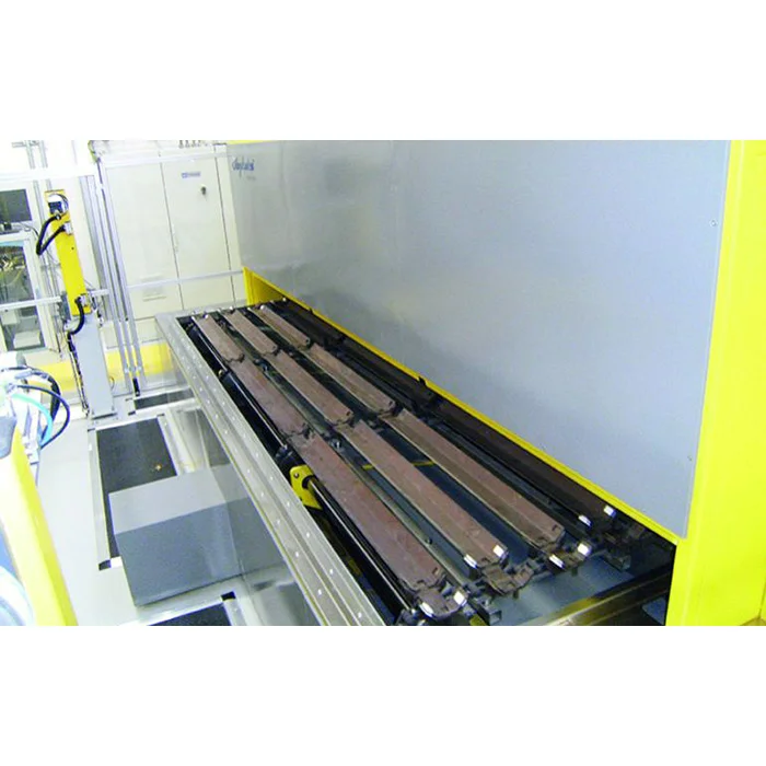 Tunnel ovens for heat treatments